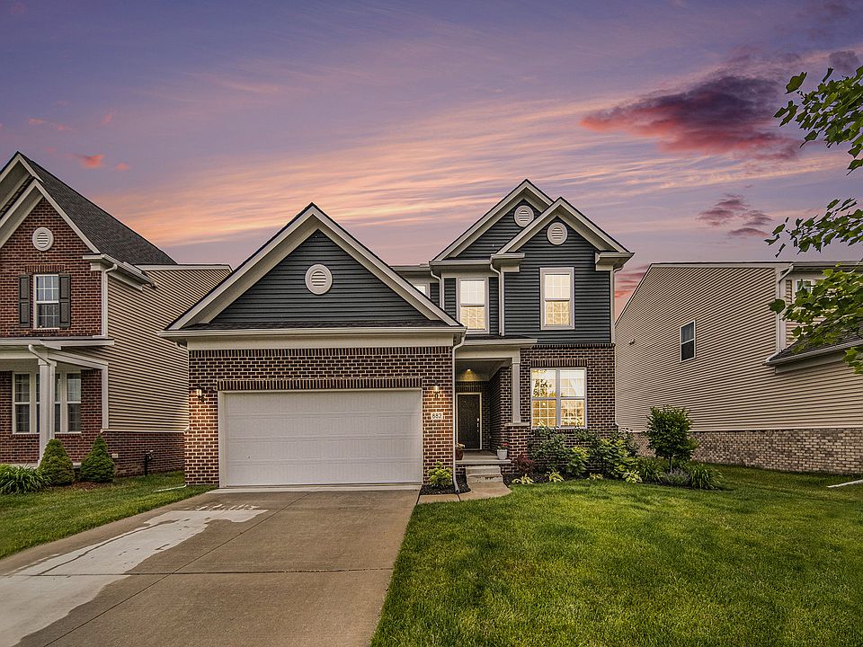 1st image of 882 Groveland Cir