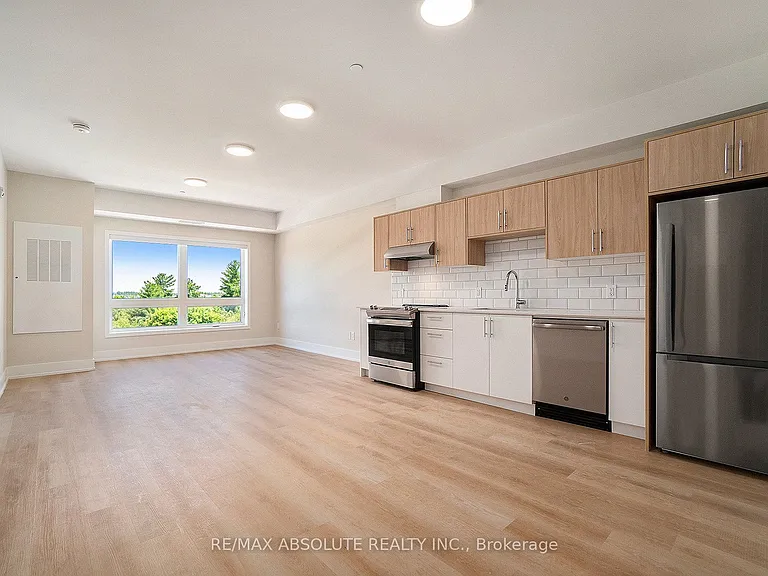 12 Thomas St S #403 — Photo 4