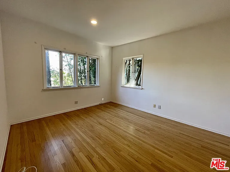 6216 Temple Hill Dr — Photo 11