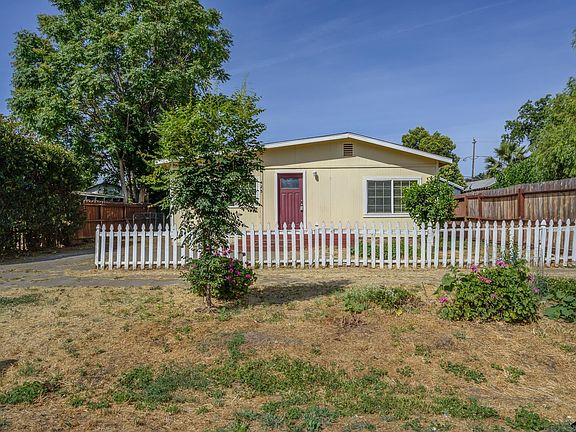 2nd image of 425 San Mateo Ave