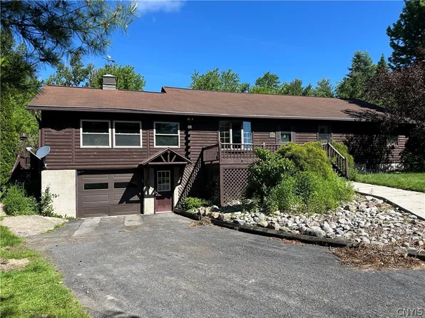 2515 Shamrock Rd, Skaneateles, NY 13152