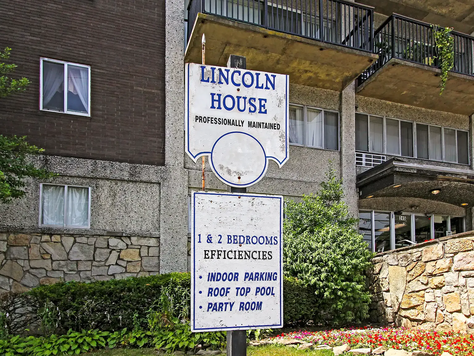 Lincoln House — Photo 4