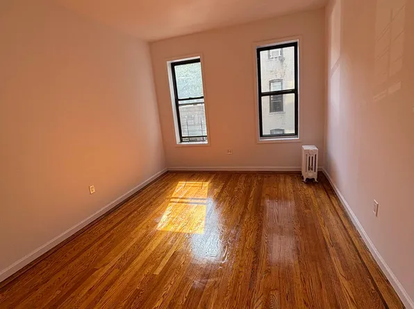 45-14 43rd Street 3E image 2 of 8