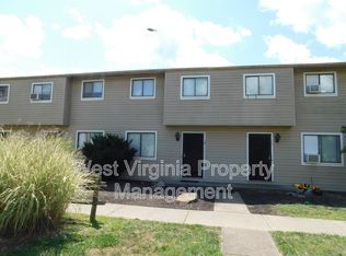 13 Cherrywood Ter, Beaver, WV 25813