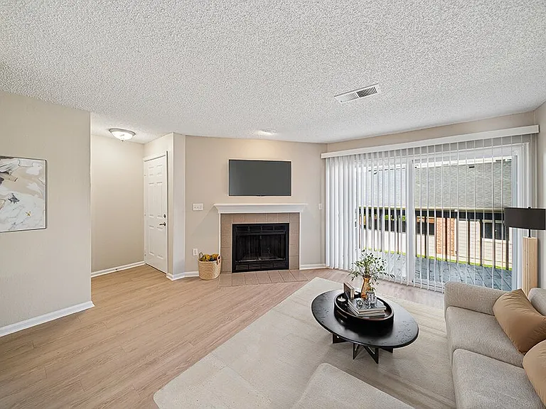Rock Peak on Sunset Apartments — Photo 17