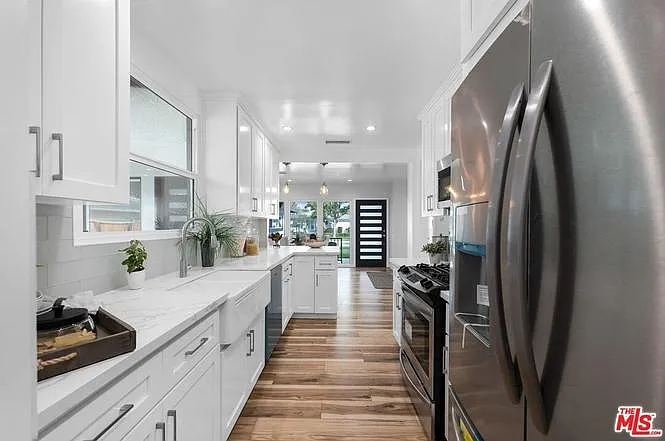 3009 Nipomo Ave — Photo 8