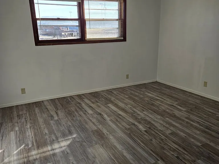 520 Lynnwood Ln — Photo 12