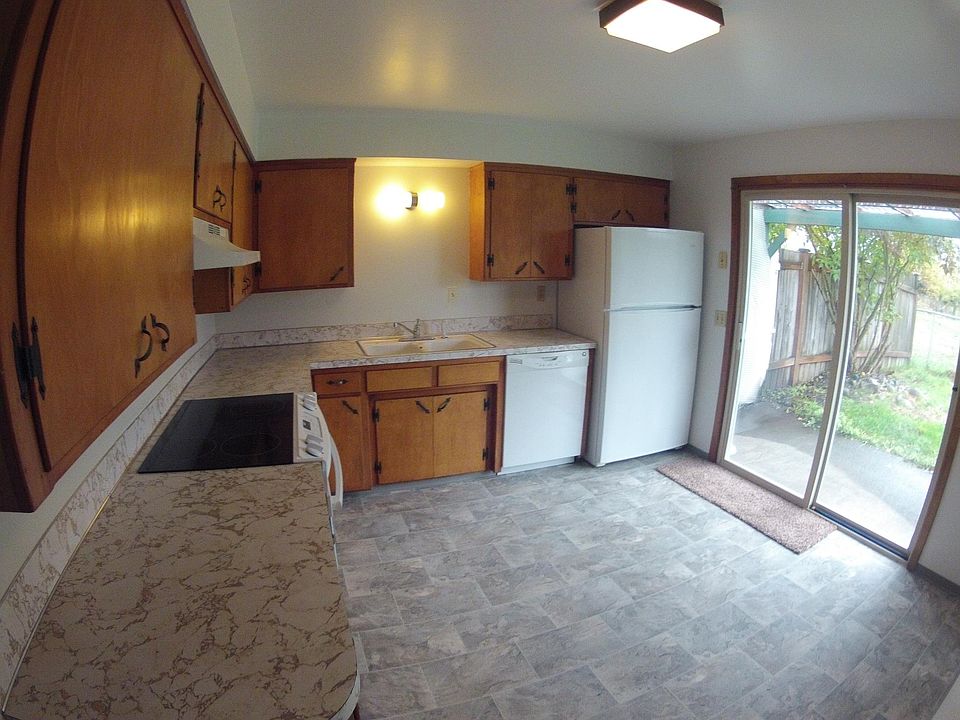 1st image of 16525 103rd Ave SE #A