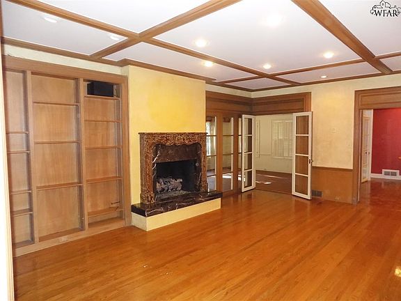 4th image of 3703 Cedar Elm Ln