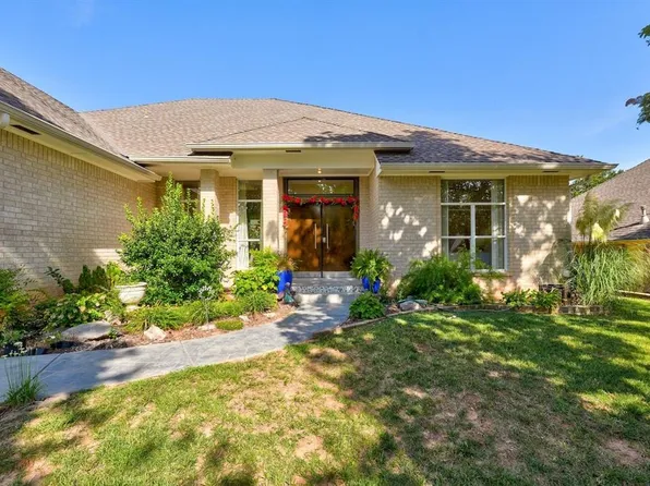 1204 N Creek Dr, Edmond, OK 73034