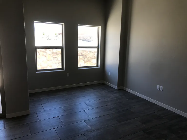 4330 Malaga St — Photo 6