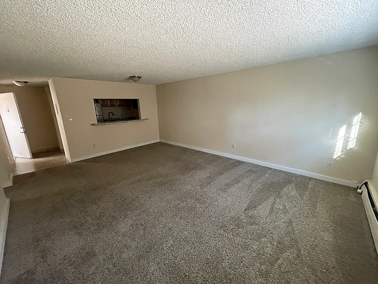 1937 Warren Ave #102 — Photo 8