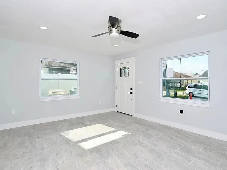 632 Royalty Ct #632 — Photo 5