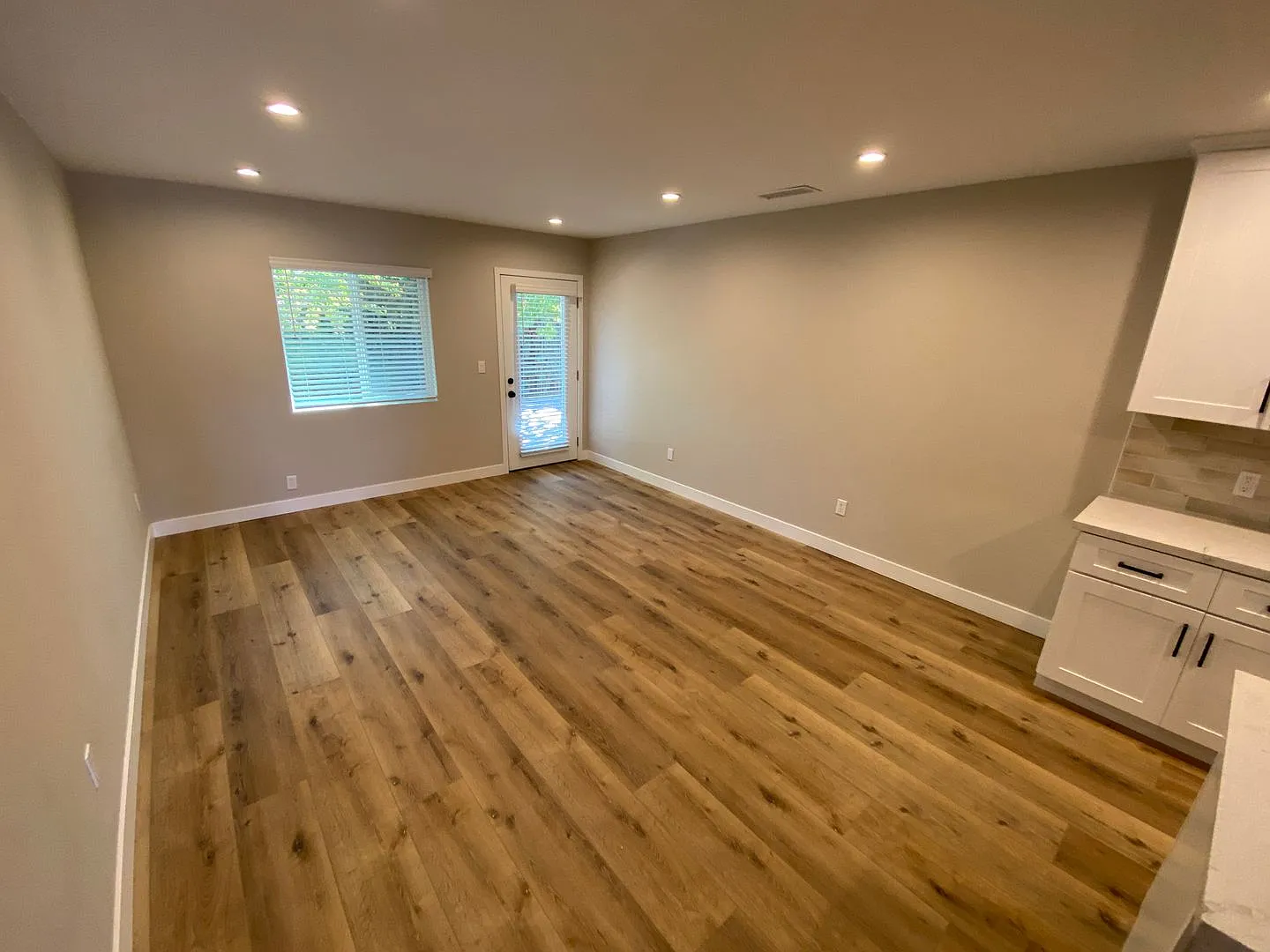 4BD/2BA Easy Walk to Campus — Photo 3