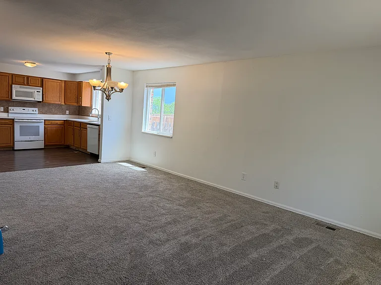 7644 S Holland Way — Photo 5
