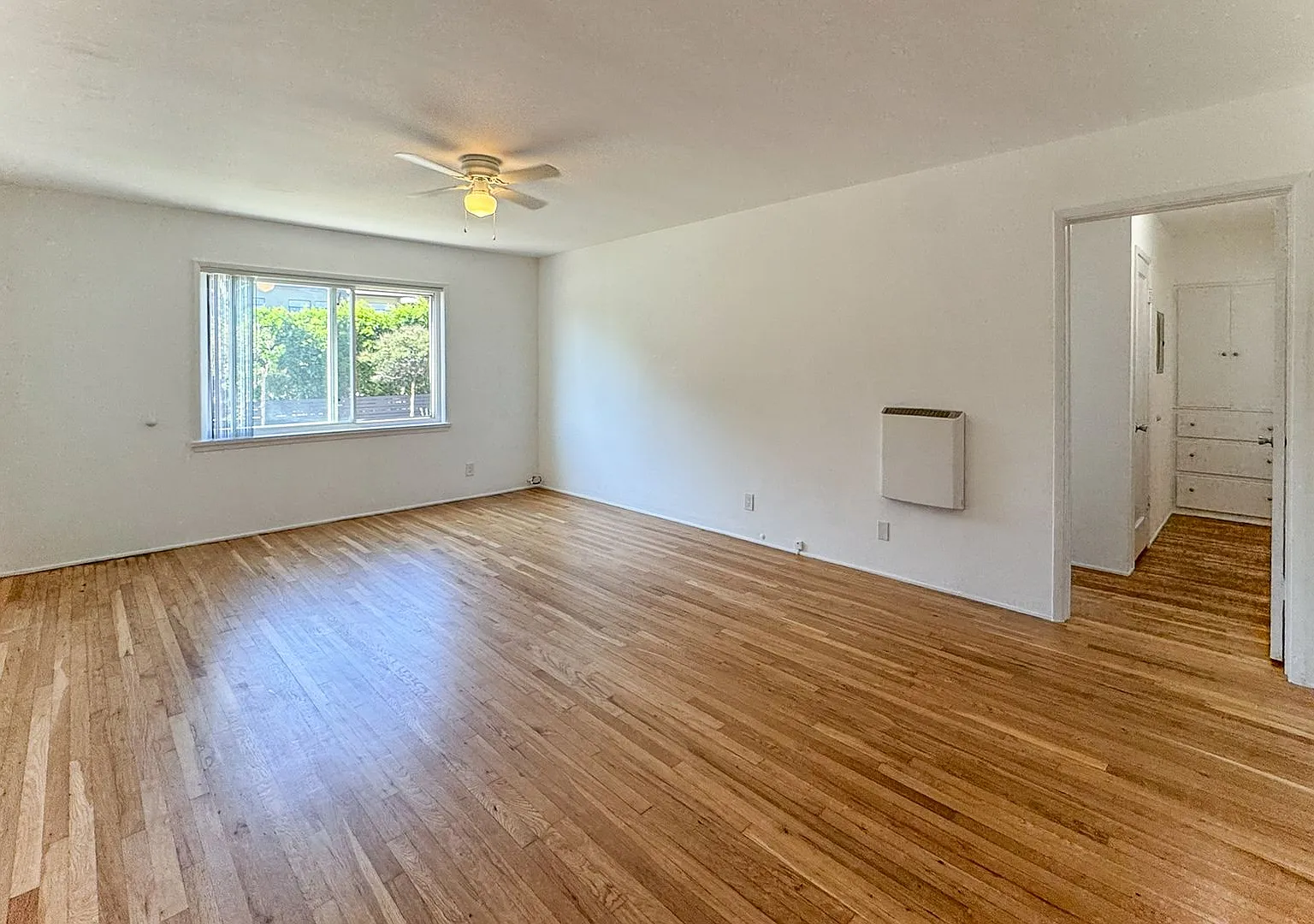 Sunset Park Neighborhood | Downstairs 1BD/1BA — Photo 4