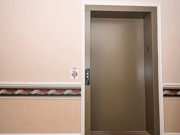 4th image of 203 E Secretariat Dr #203