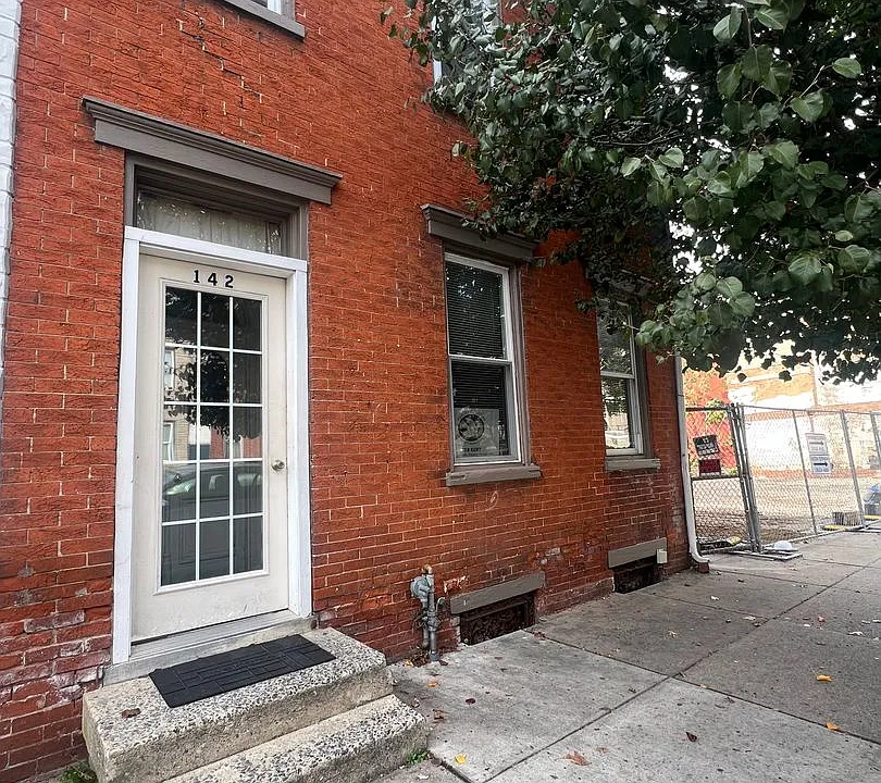 142 S Prince St