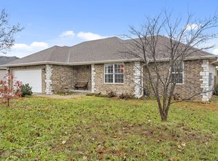 412 E Magnolia Court, Strafford, MO 65757