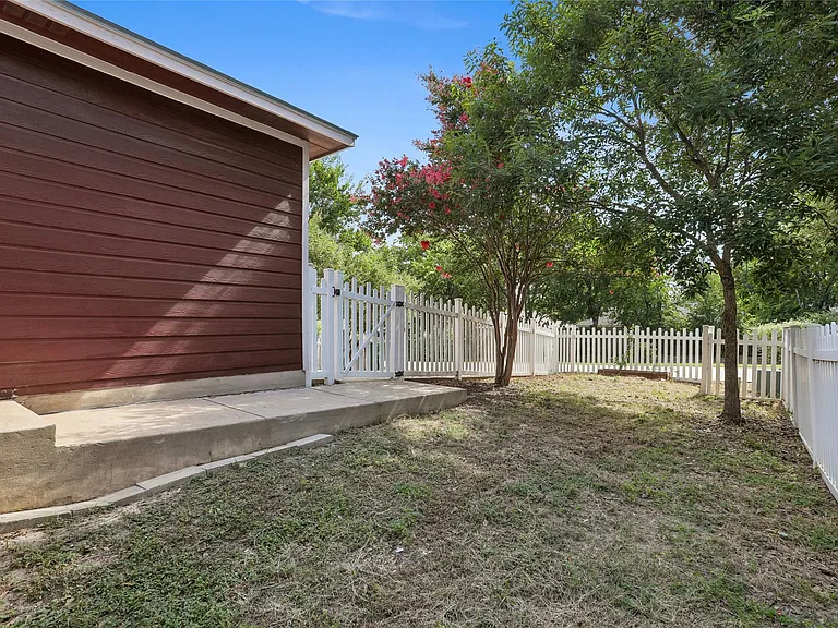 1001 Monadale Trl — Photo 33