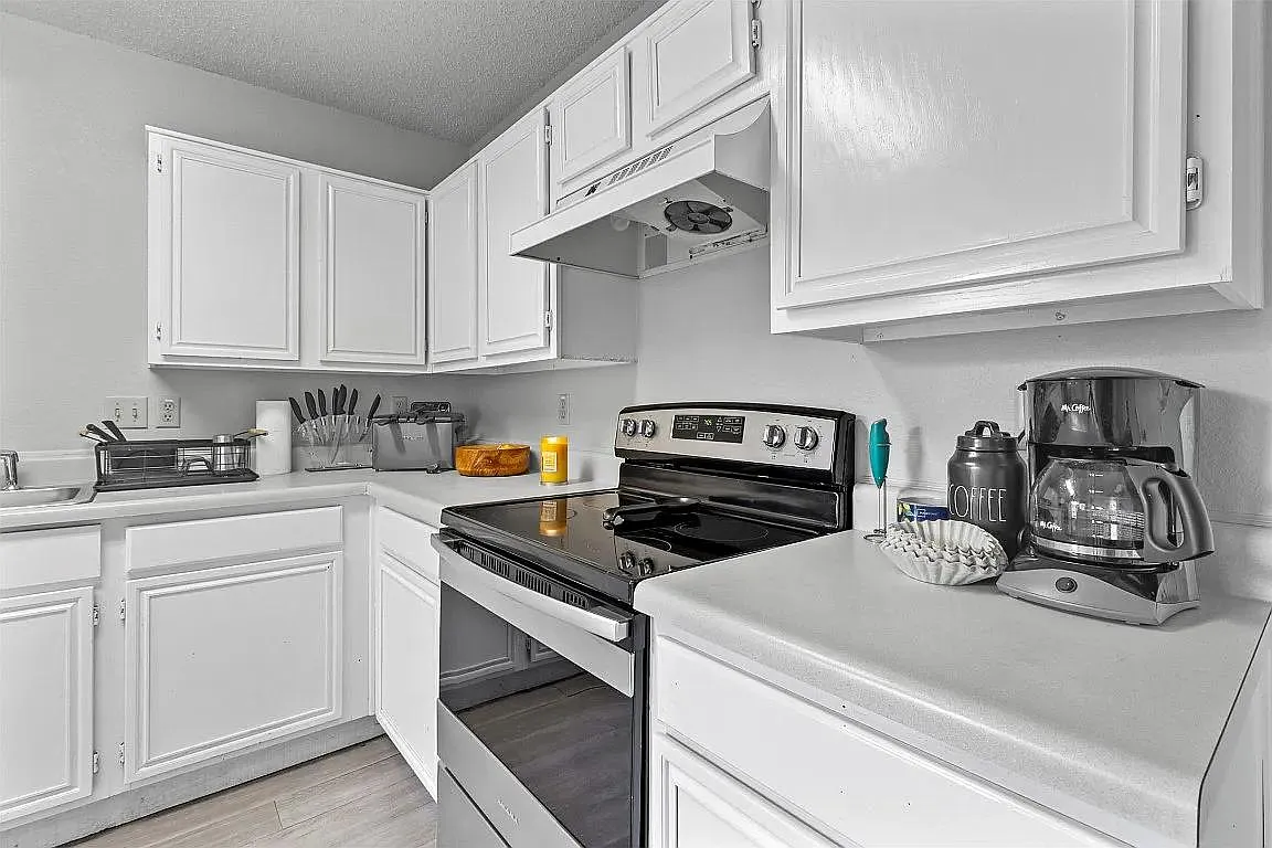 Building Photo - 12714 Hilltop Dr