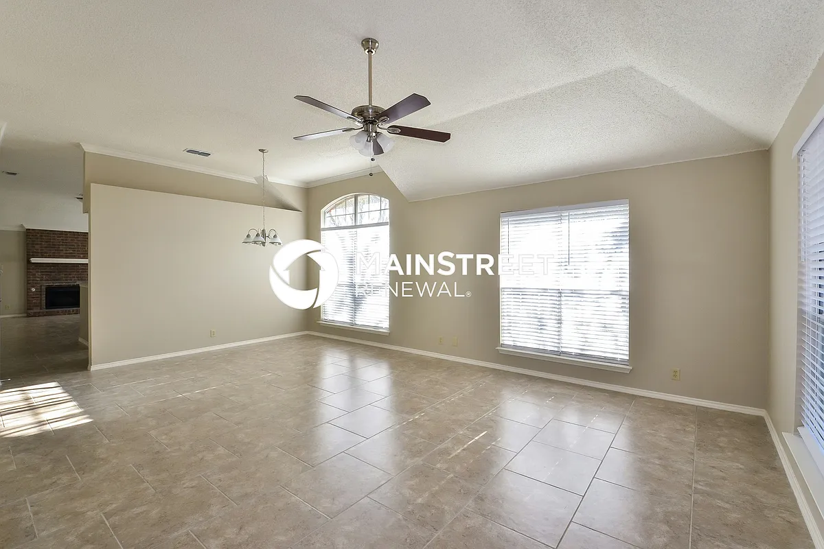 Living Room - 10743 Mustang Rdg
