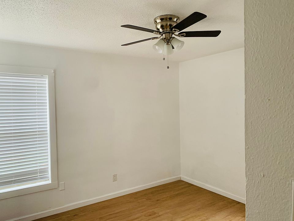 1st image of 118 Leslie Ln