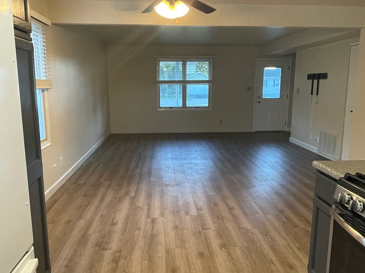 2 bed, 1.5 bath, 1280 sqft, $2,200 — Photo 4