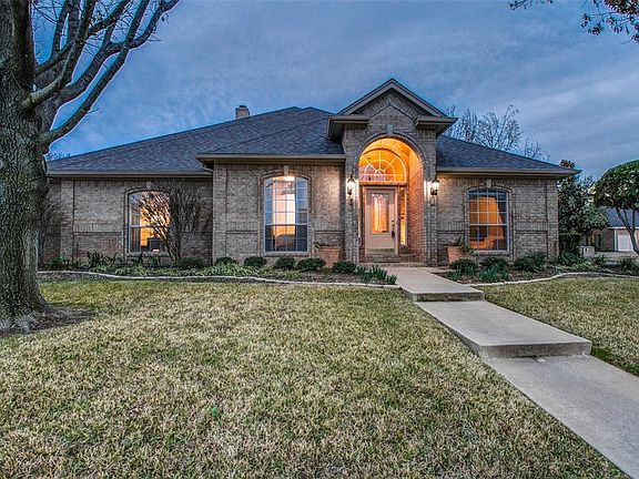 2nd image of 301 Bridlewood S
