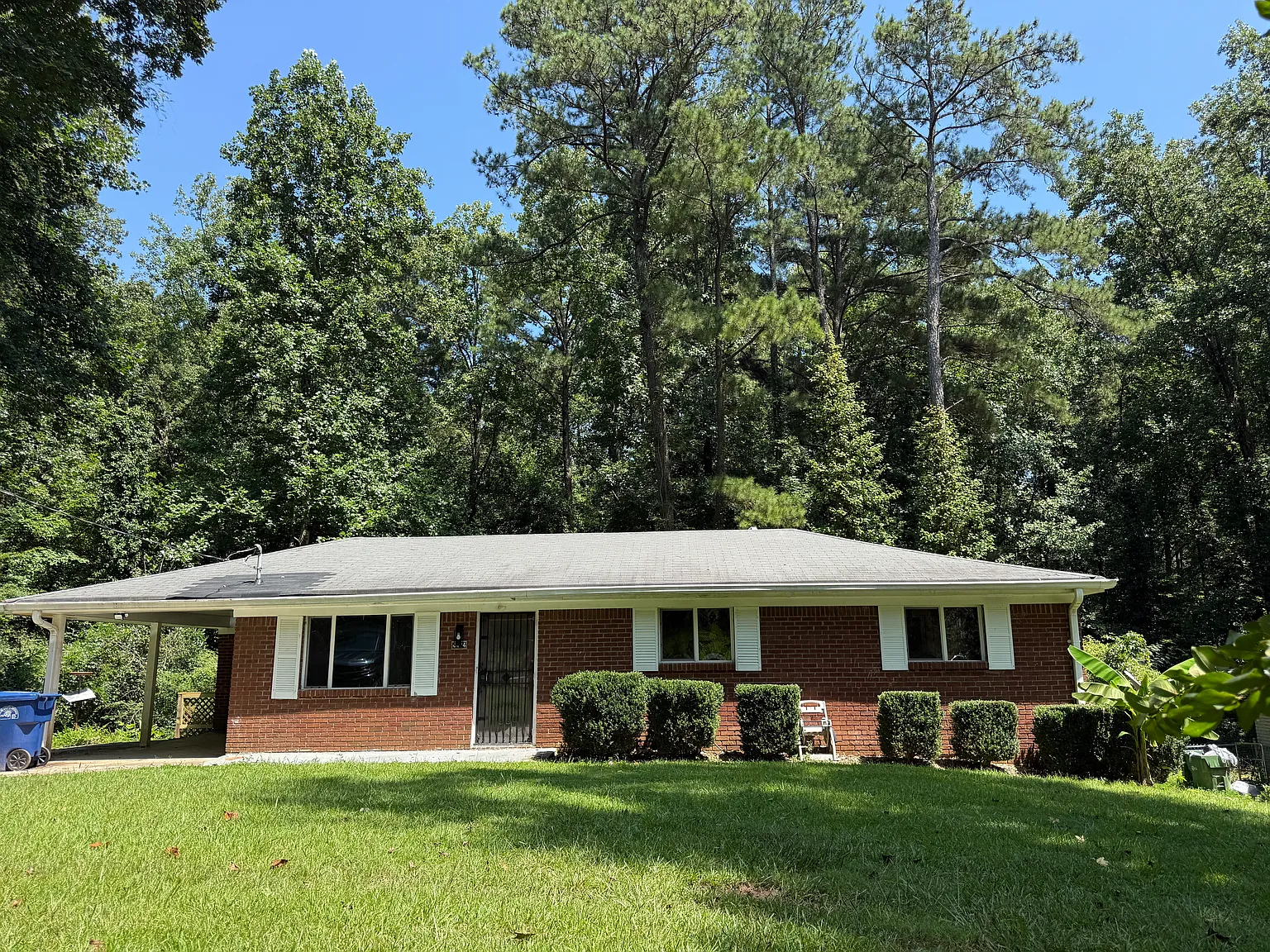 3 bed, 1125 sqft, $1,800 — Photo 2