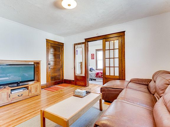 2nd image of 1366 Raymond Ave