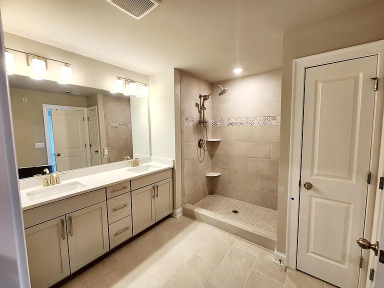 1054 Knoxboro Ln — Photo 13