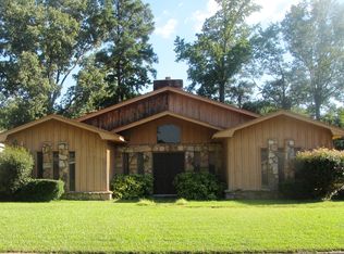 2114 Kelly Ct, Columbus, MS 39702