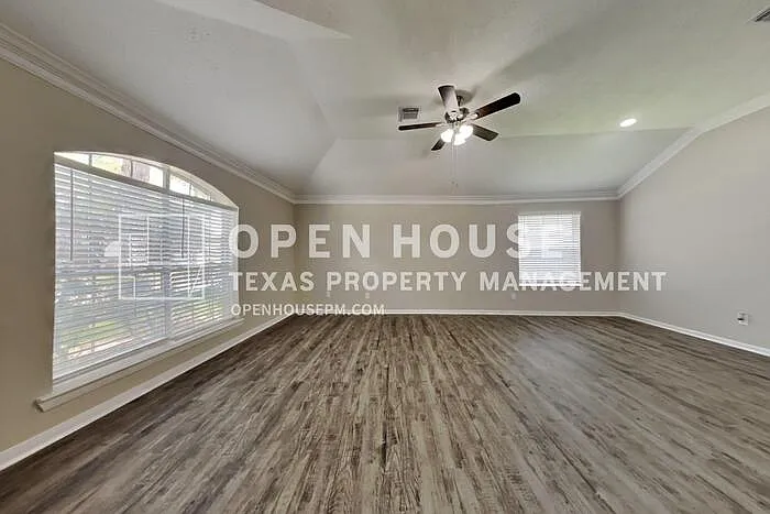 4 bed, 2.0 bath, 2106 sqft, $2,250 — Photo 3
