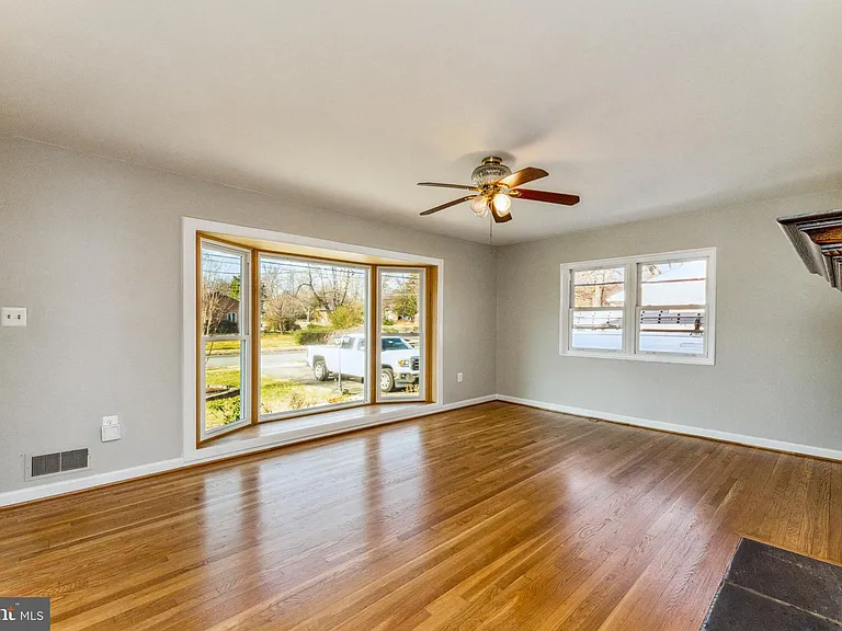 5424 Ferndale St — Photo 7
