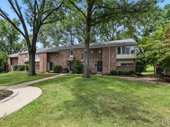 12321 Rossridge Ct, Saint Louis, MO 63146