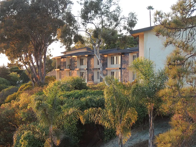 Channel View Apartments — Photo 28