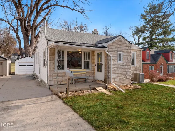 1105 66th St, Windsor Heights, IA 50324