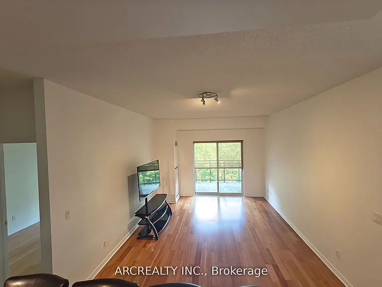 2 Maison Parc Ct #406 — Photo 9