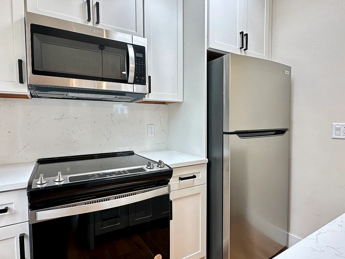 Building Photo - 64 N Margin St #4