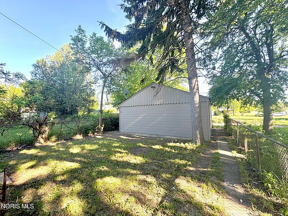5th image of 660 Maywood Ave