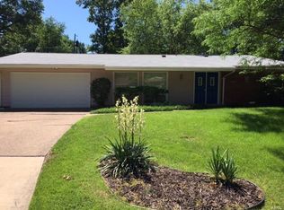 1670 Rathford Dr, Saint Louis, MO 63146