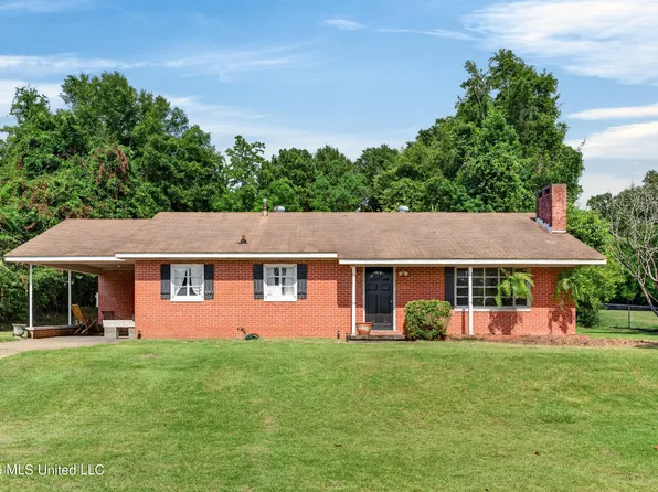 1301 S Shivers St, Poplarville, MS 39470