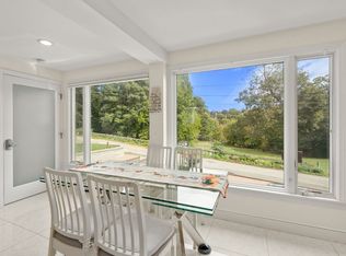 27 Hamilton Pl, Needham, MA 02494