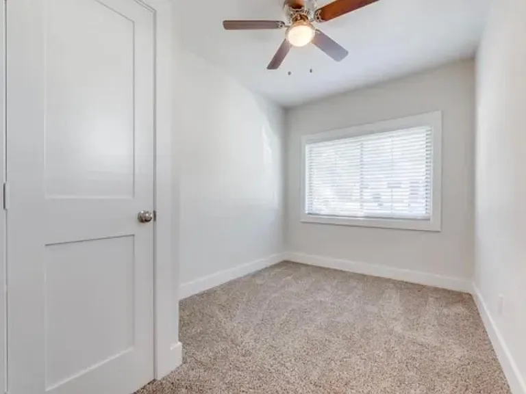 1406 Harlandale Ave — Photo 18