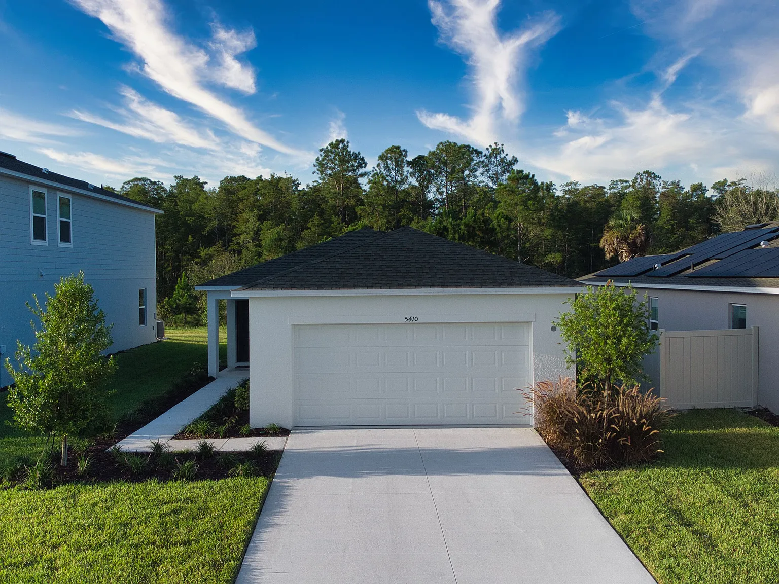 3 bed, 1453 sqft, $2,100 — Photo 1
