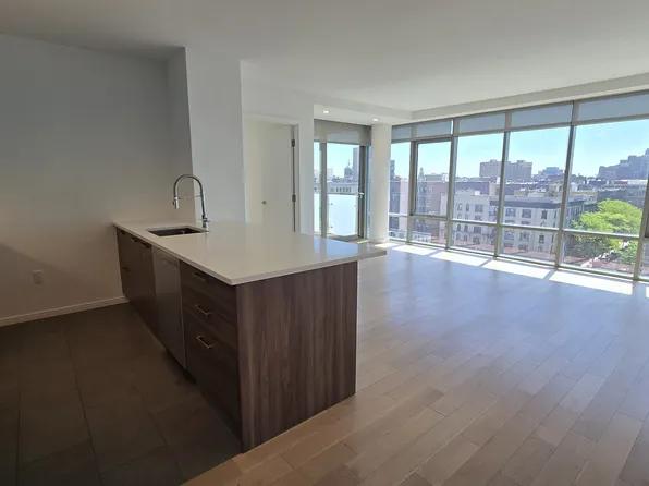 40 Pinehurst Avenue PH8B image 3 of 20