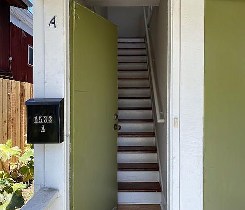 1533-A Prince front door, stairs to unit upstairs