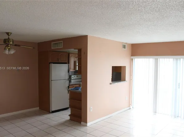 9300 W Flagler St APT 223C, Miami, FL 33174