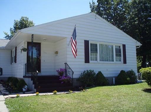 2nd image of 1343 E 32nd St